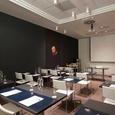 Express North By Ihg Hotel 3*