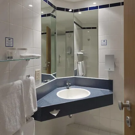 Express North By Ihg Hotel 3*